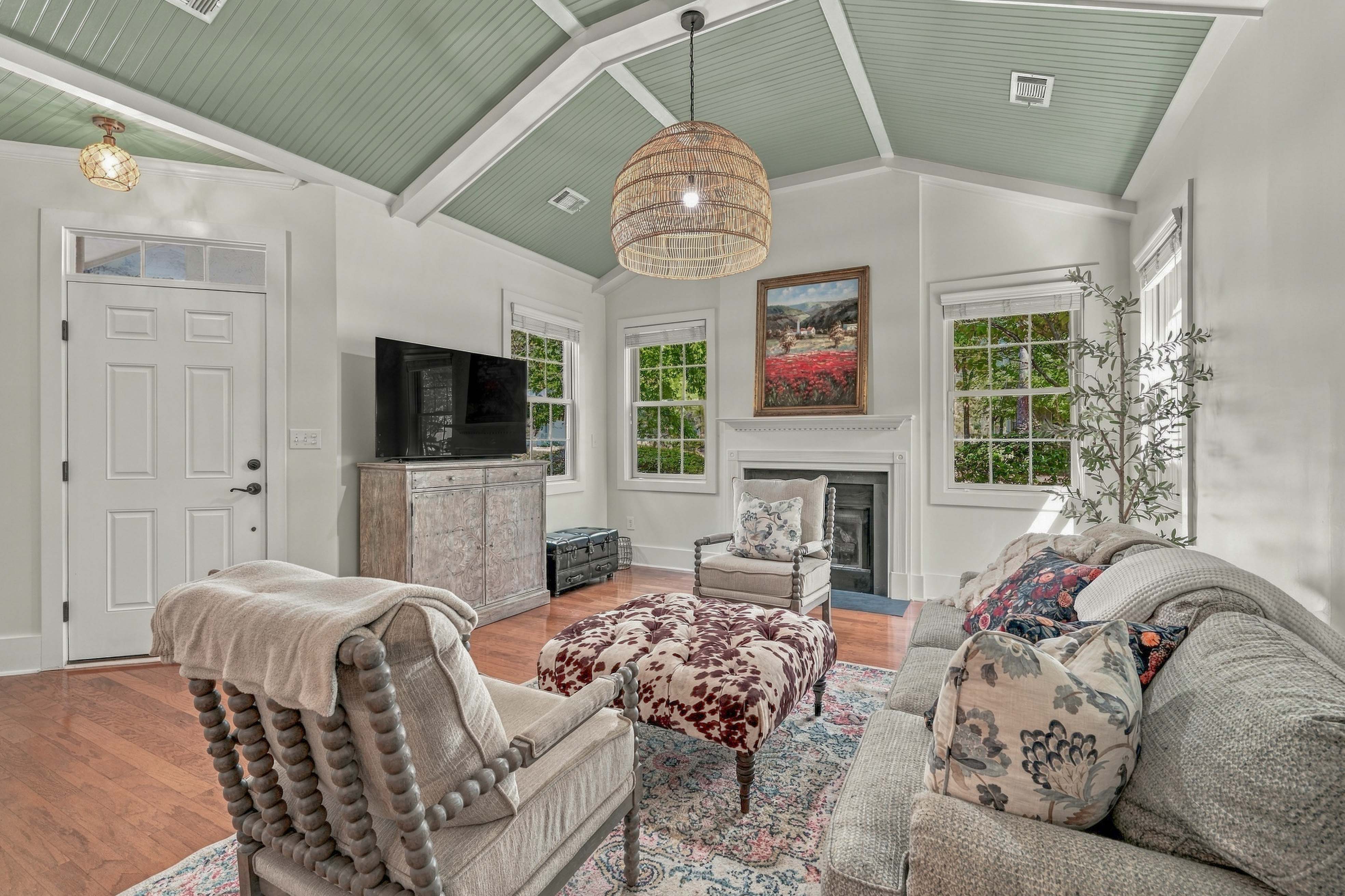 148 Edgewood Court image 7